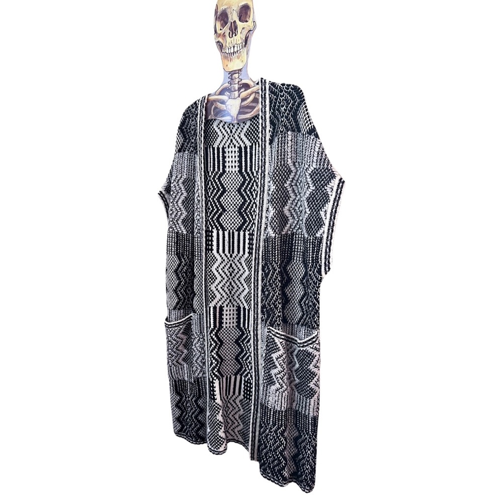 EUC ☕️ ASOS long knit cardigan / cape in black and white pattern. - Picture 4 of 10